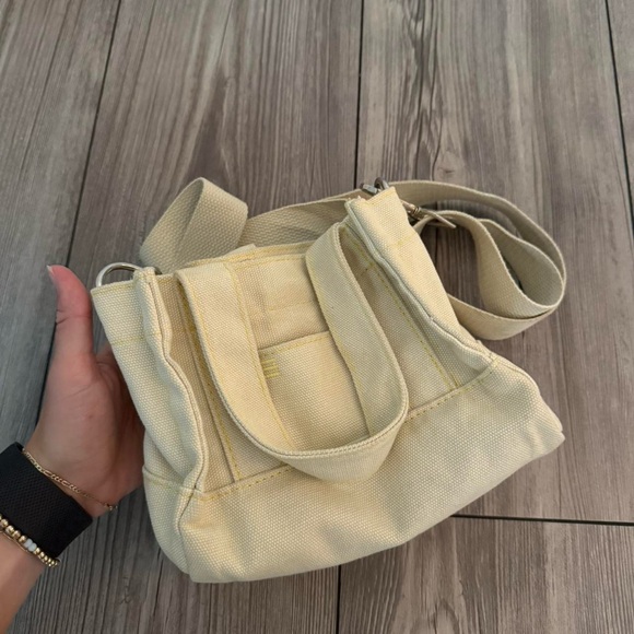 UO tote - Picture 3 of 3